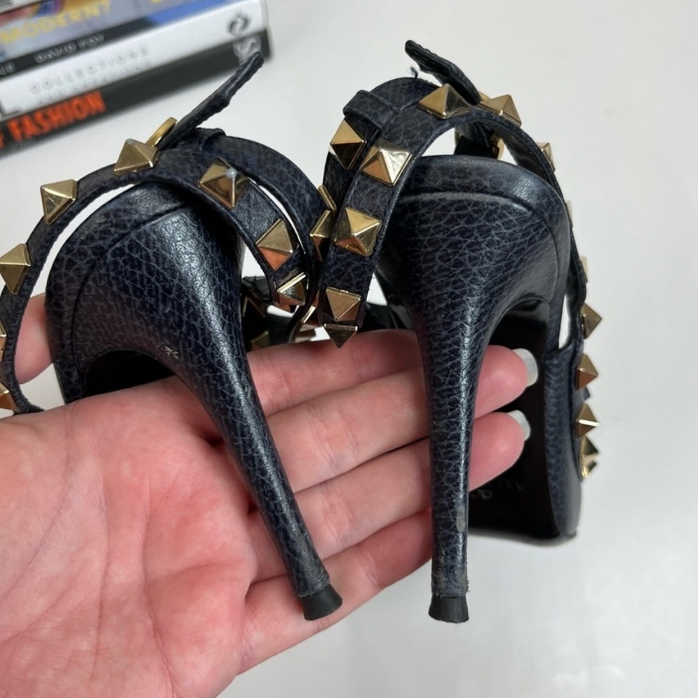 Valentino Garavani Rockstud Heels Ankle Strap Pumps - Picture 16 of 16